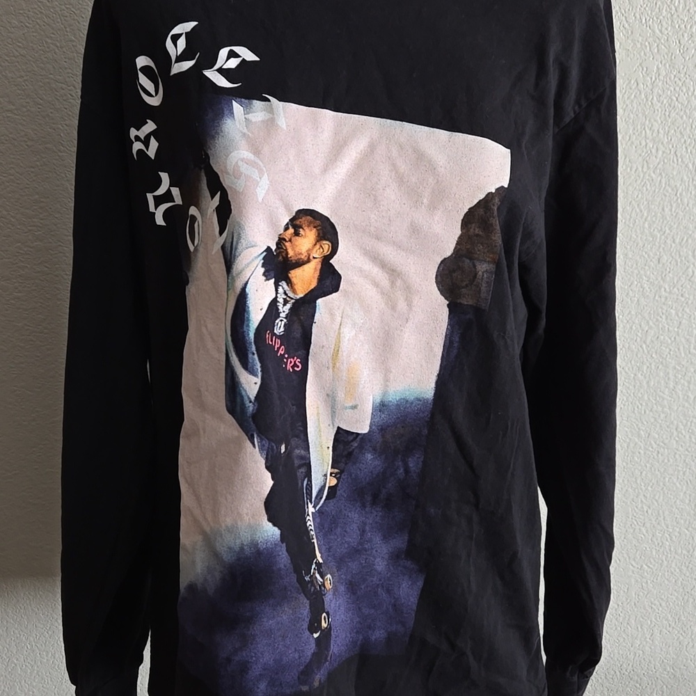 Usher Flipper's 2023 Vegas Residency Black and White Long Sleeve Tees - Picture 9 of 10